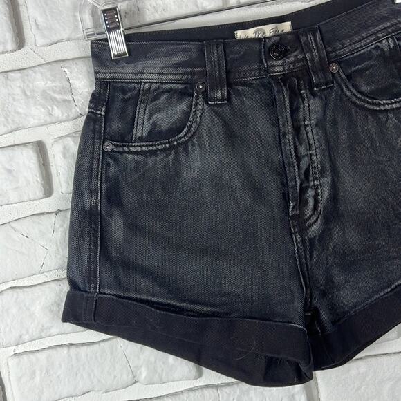 We the Free high waist black denim shorts size 24 - Picture 2 of 8